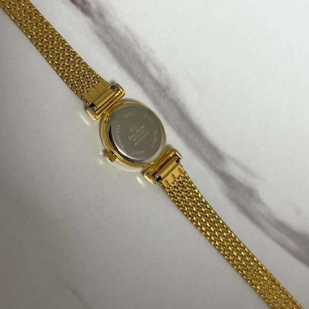 Sku:0380 gold mini watch‎ vintage vibe + in a gift box They fit any hand size